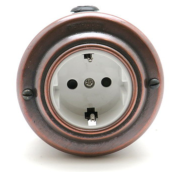 Ретро розетка электрическая Petrucci, металл, старая медь