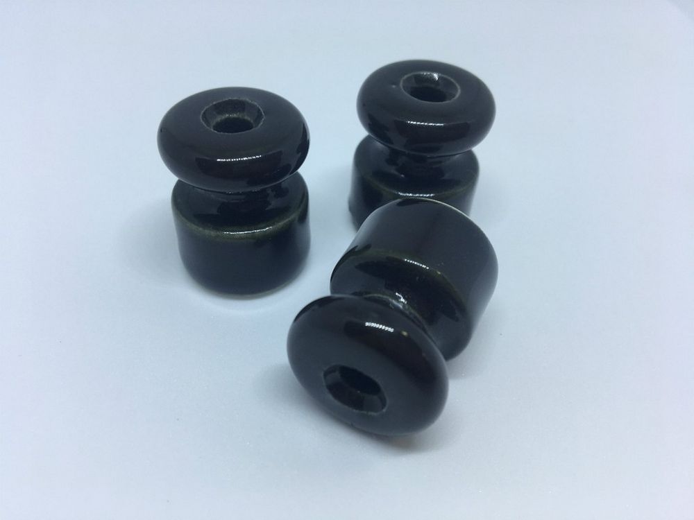 Качественная картинка Изолятор ЦИОН, керамика, черный глянец