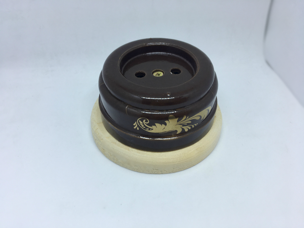 Ретро розетка электрическая Цион, керамика, магия золота