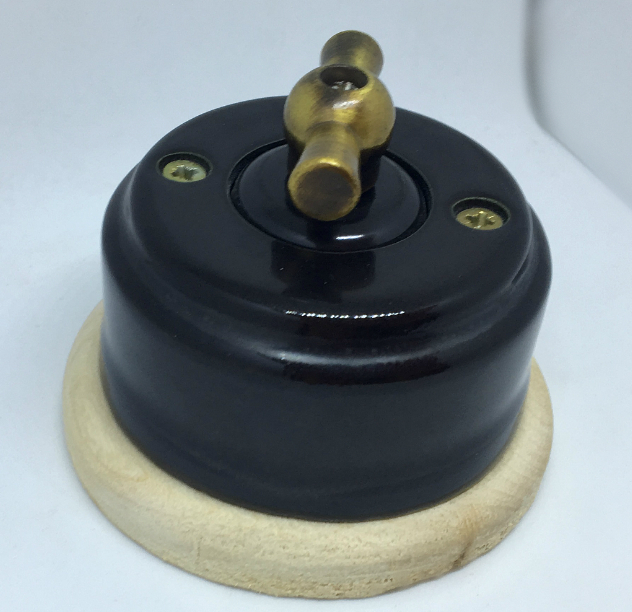 Ретро выключатель Цион, керамика, черный глянец, металл. фурнитура Ретро выключатель Цион, керамика, черный глянец, металл. фурнитура