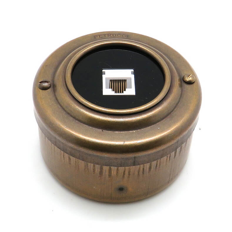 Качественная картинка Ретро розетка компьютерная Petrucci, металл, бронза