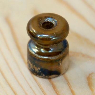 Изолятор Villaris, размер D19 х H24 мм, керамика, Marble brown