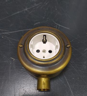 Ретро розетка электрическая Petrucci, металл, бронза белая вкладка с муфтой