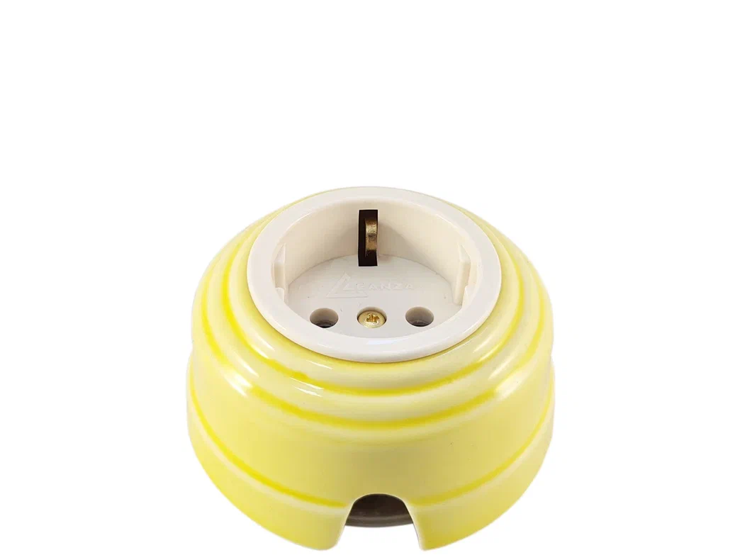 Ретро розетка электрическая Леанза, фарфор, giallo (желтый), золотистая фурнитура Ретро розетка электрическая Леанза, фарфор, giallo (желтый), золотистая фурнитура