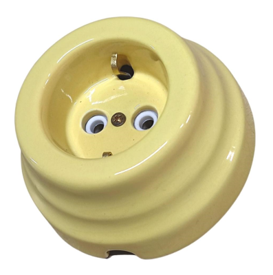 Ретро розетка электрическая Interior Electric, серия "Астория", керамика, с/з, песочная