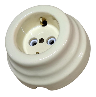 Ретро розетка электрическая Interior Electric, серия "Астория", керамика, с/з, слоновая кость