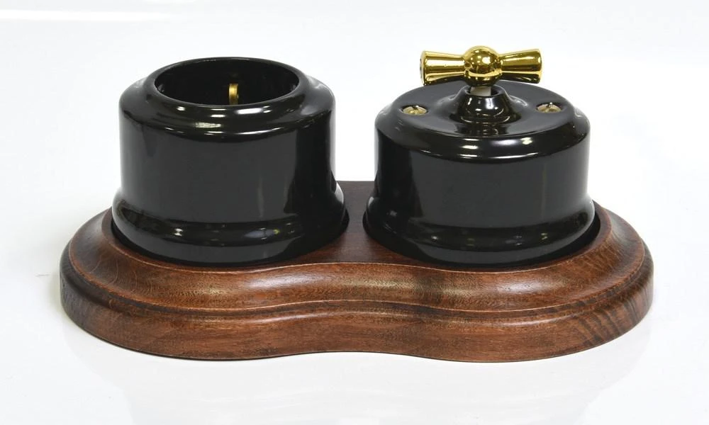 Качественная картинка Ретро розетка электрическая Lindas керамика черный