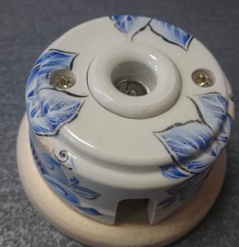 Ретро розетка ТВ Цион, керамика, белый с декором лазурный