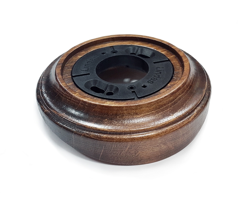 Качественная картинка Ретро рамка на бревно 200-240 мм Lindas, орех лакированный