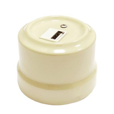 Ретро розетка USB Lindas керамика слоновая кость Ретро розетка USB Lindas керамика слоновая кость