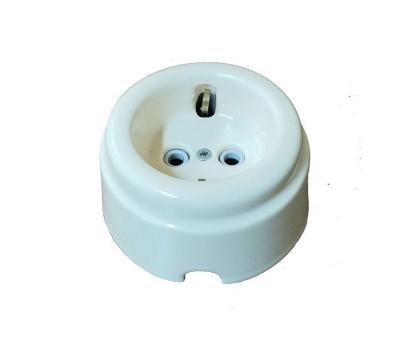 Ретро розетка электрическая Interior Electric, серия "Арбат", керамика, с/з 16А, белый