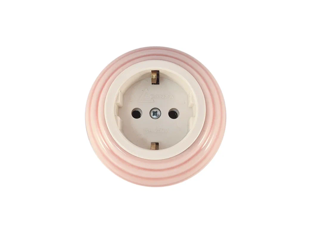 Качественная картинка Ретро розетка электрическая Леанза, фарфор, rosa (розовый), серебристая фурнитура