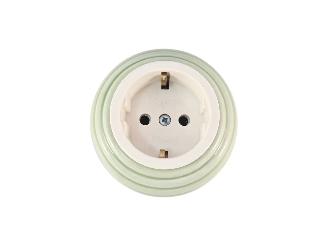 Качественная картинка Ретро розетка электрическая Леанза, фарфор, verde (зеленый), серебристая фурнитура